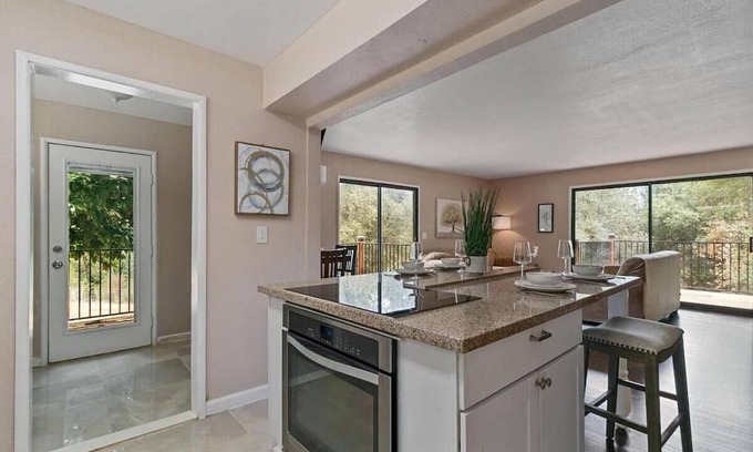 Auburn House | Cozy 2 Bedroom House in Auburn - Perfect for Families & Pets
