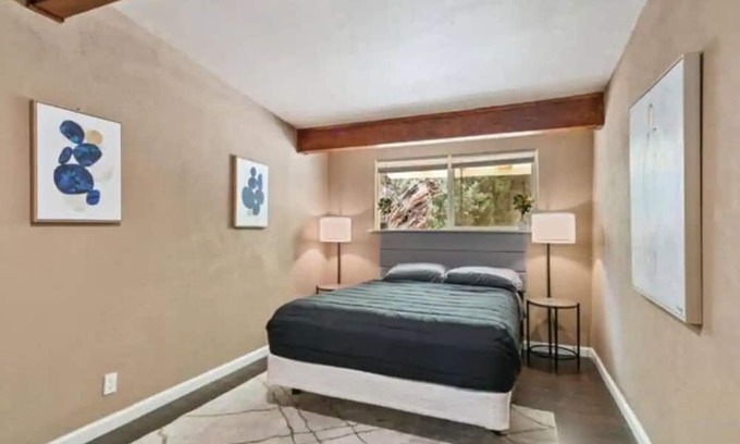 Auburn House | Inviting 2 Bedroom Retreat in Auburn CA - Pet Friendly Stay