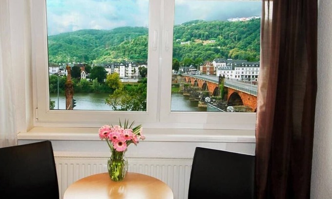 Mitte Apartment | Comfort Doppelzimmer with Scenic Mosel View & Breakfast