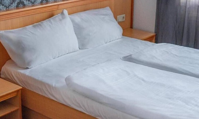 Mitte Apartment | Cozy Double Room with Queensize Bed & Breakfast Included