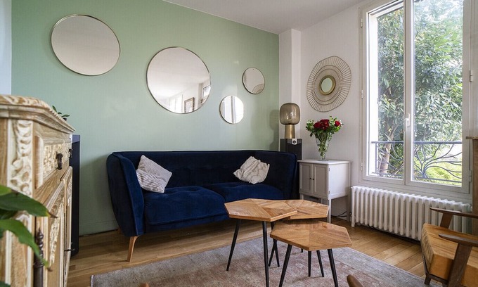 Bagnolet House | Cozy House with Balcony and Garden for Family Getaways