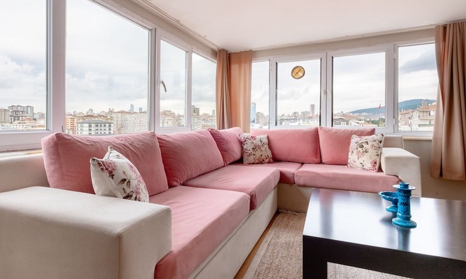Maltepe Apartment | Cozy Flat Just 7 Minutes from the Coast in Suadiye