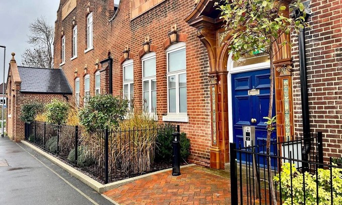 St Albans House | Pass the Keys | Stylish Unique 2 Bed Duplex Apartment with Parking