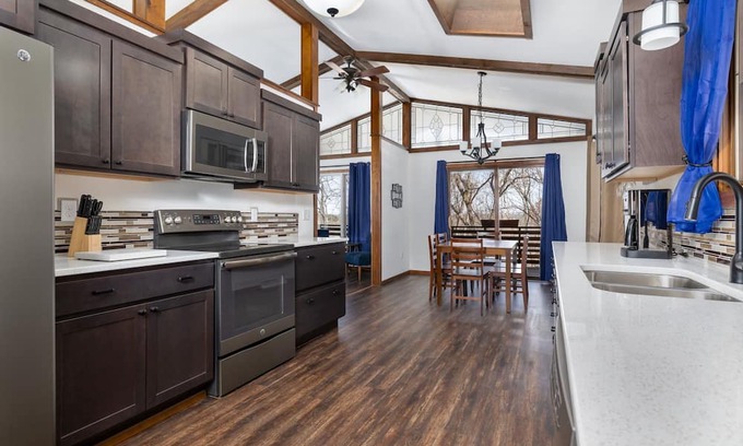 Trempealeau House | Scenic Trempealeau Retreat: Family-Friendly Getaway