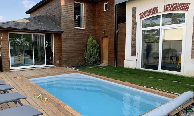 Clamart House | Elegant Maison avec Piscine Chauffée - Oceanfront Bliss