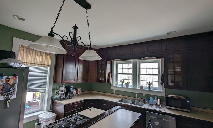 Atchison House | Ideal Family Retreat Near Benedictine College Campus