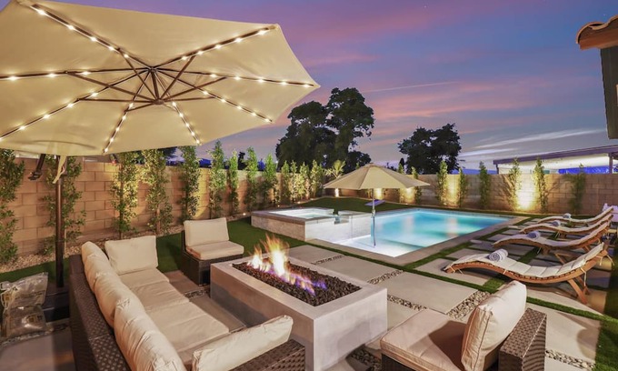 Coachella House | Idyllic Paradise Coachella: Salt Water Pool & Spa Retreat