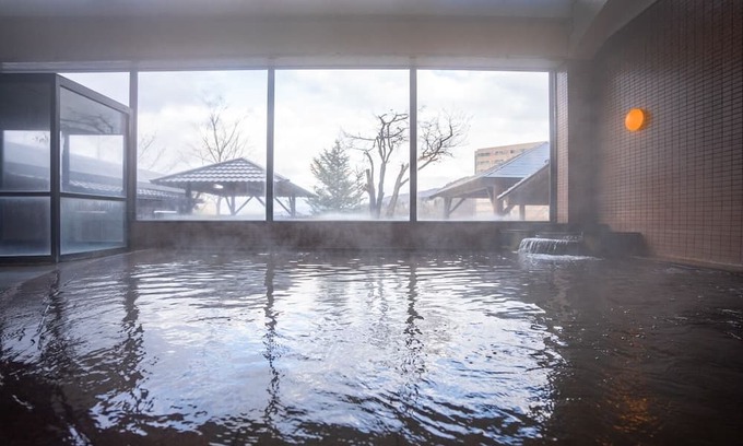Yuzawa-machi House | Cozy Japanese-Western Room with Hot Springs in Niigata