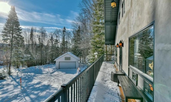 Les Pays-d'en-Haut Regional County Municipality Ski Chalet | Pet-Friendly 4 Br St-Sauveur Chalet with Pool & Spa