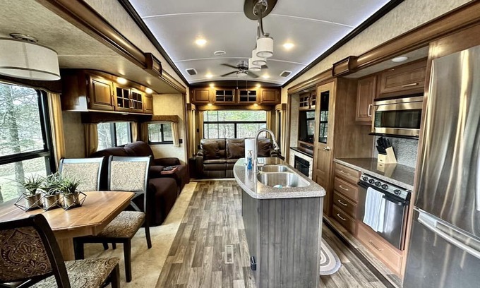 Ringold RV Rental | Inviting Lake View Retreat Near Hochatown - Pet Friendly!