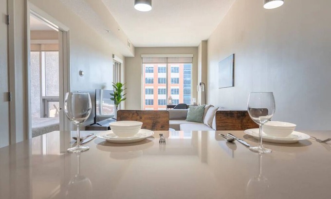 Victoria Park Condo | Convenient Stay Near Saddledome with Free Parking & Balcony