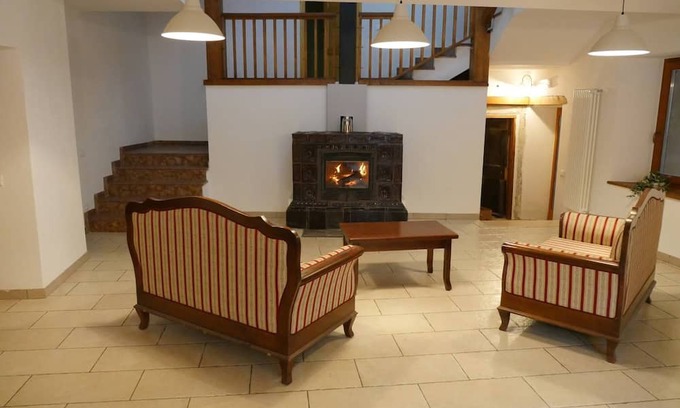 Canale di Tenno Apartment | Cozy Antica Dimora Del Gallo Nero - Family-Friendly Retreat