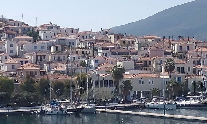 Poros Apartment | Modern Central Studio on Poros - Ideal for Families
