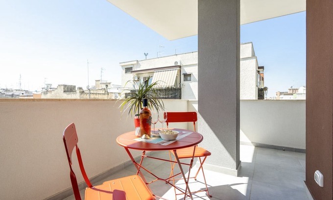 Municipio 4 Apartment | Convenient Stay at The House of Venus with Parking Space
