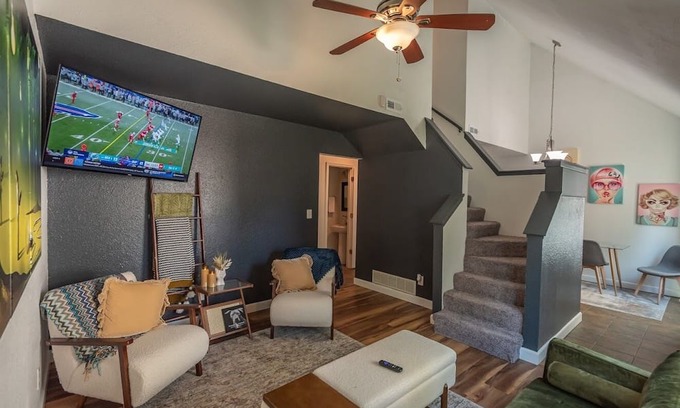 Lawrence House | Cozy Cottage 2 Minutes From University of Kansas Campus with Parking!