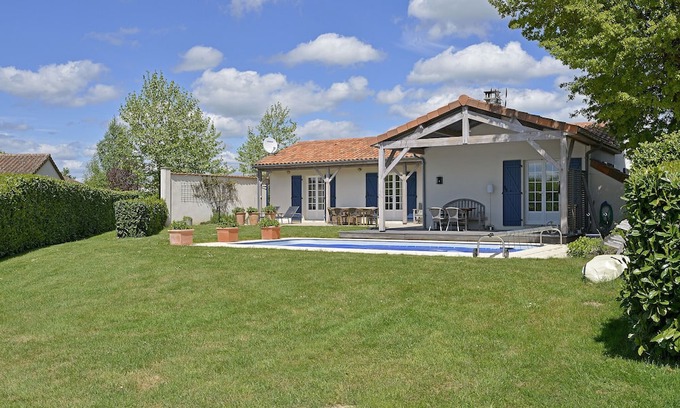 Vasles Villa | Villa with Wi-Fi, in natural surroundings