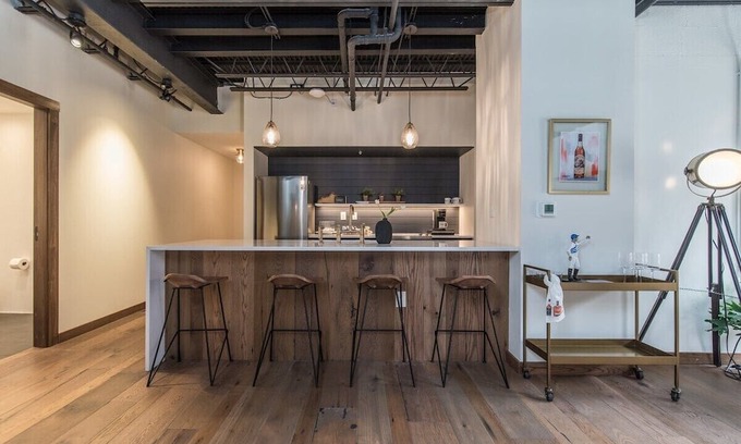 Historic South Hill Apartment | This serviced apartment is a 1 bedroom(s), 1 bathrooms, located in Lexington, KY.
