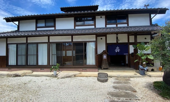 Yamanashi House | Complete with home sauna, all-you-can-eat