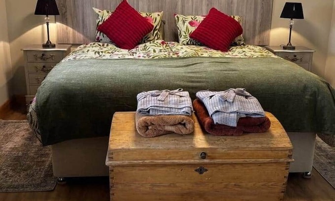 Devizes House | The Barn at Whistley Fields