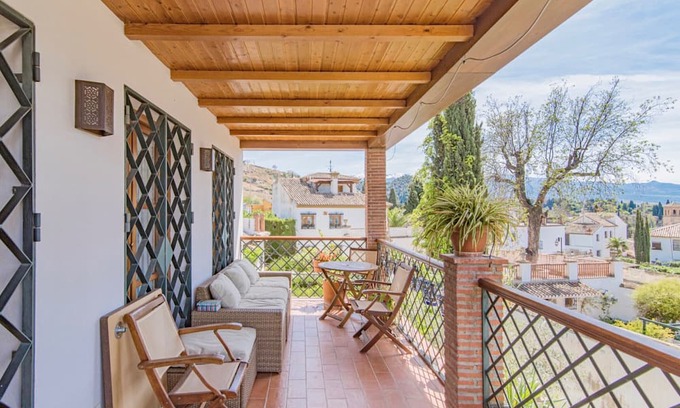Beiro Apartment | Charming apartment with terrace in Albaicín, Granada, perfect for 2 people