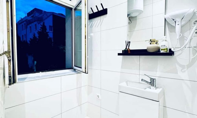 Klosterneuburg Apartment | Compact Studio Apartment with Essentials, Ideal for 2 Guests