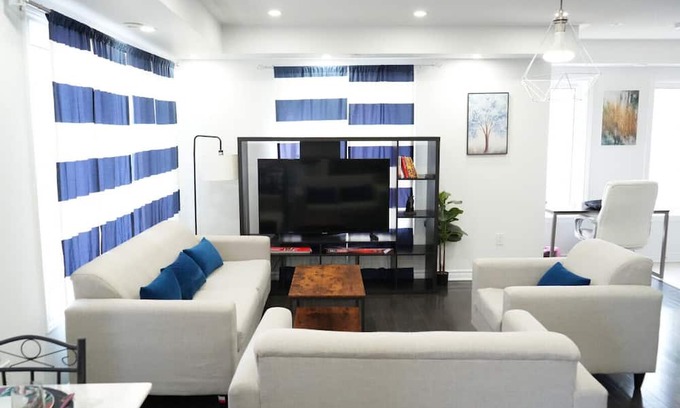 Brampton House | Spacious Home in Brampton – Perfect for Families