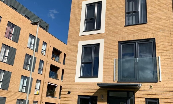 South Ockendon House | Charming and Spacious 4-bedroom building in South Ockendon 30 minutes to London