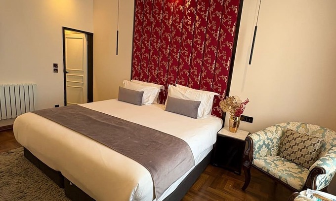 Oban Hotel | Oban Family Escape: Stroll Promenade, Explore Castles & Island Ferries