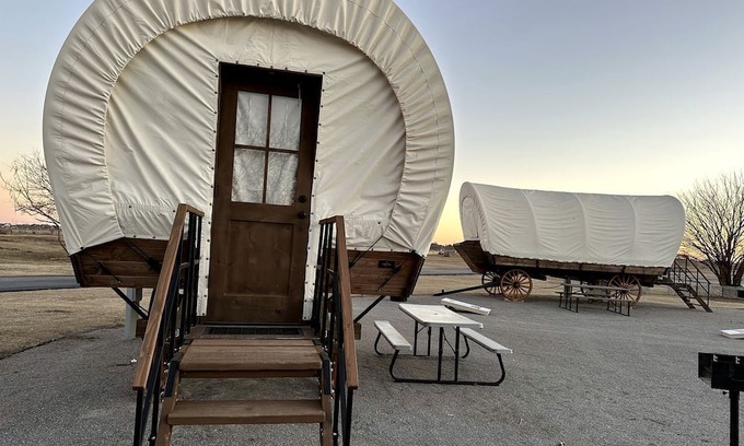 South Oklahoma City House | Unforgettable Glamping Getaways in this Covered Wagon in Moore, Oklahoma