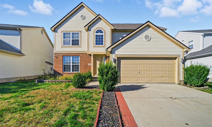 Hilliard House | Spacious 4-BR Retreat w/Game Room + BBQ Patio