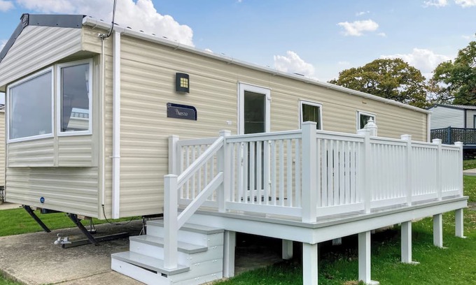 Cowes Cottage | 2 bedroom accommodation in Thorness near Cowes
