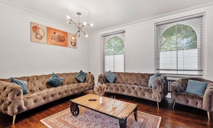 Stepney Green House | Royal Oak House 3BR Near City Centre