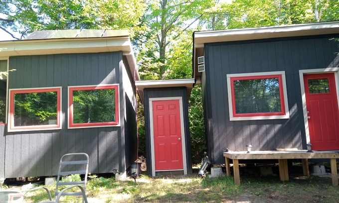 Lanark Highlands Cabin | Gallagher's Getaway. Off grid cabins on private lake