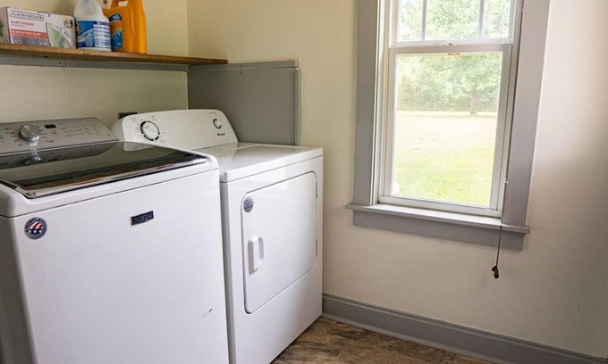 Crestview Apartment | 3BR Country Retreat Pool, Gazebo & Play