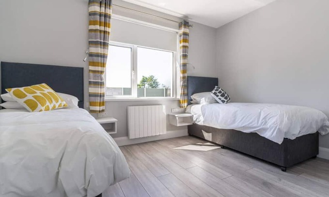Tramore House | Burrows Lodge Guesthouse