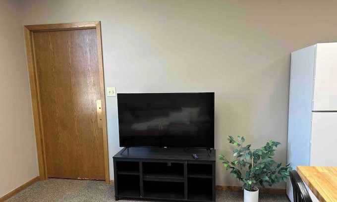 West Union Apartment | 2-bedroom apartment in Downtown West Union, IA
