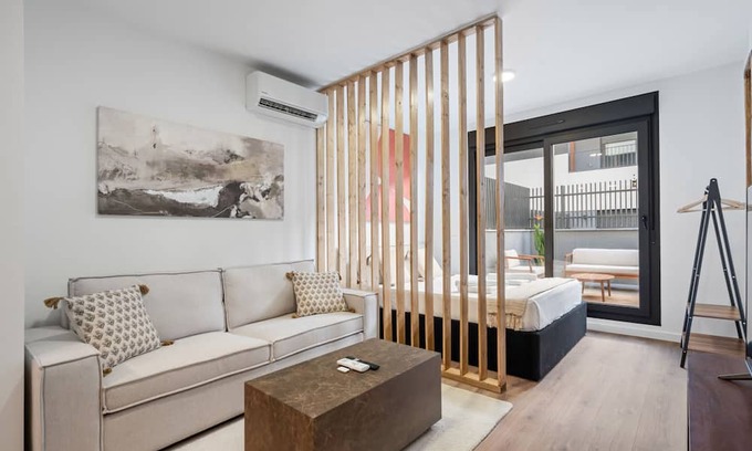 San Sebastian de los Reyes Apartment | Exclusivo apartamento con terraza privada, piscina, gimnasio y coworking en Madrid