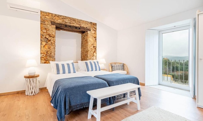 Fortios Apartment | Room 'Quarto 1' with Shared Pool