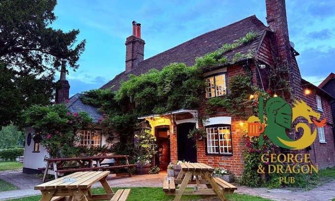 Shipley Apartment | The George & Dragon Pub - The Apartment