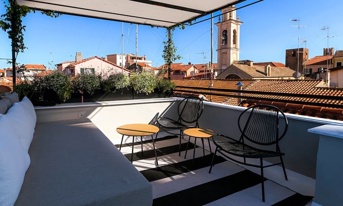 Albenga Apartment | Apartment 'Torri e Tramonti' with Private Terrace and Air Conditioning