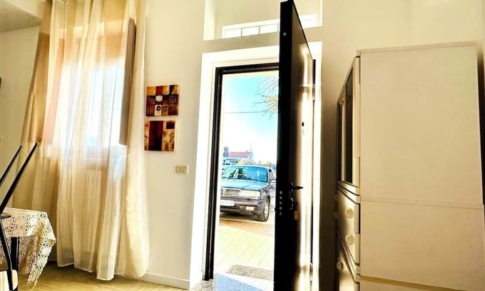 Scerni House | Ennio House. Enjoy relaxing in this charming one-bedroom apartment in Scerni.