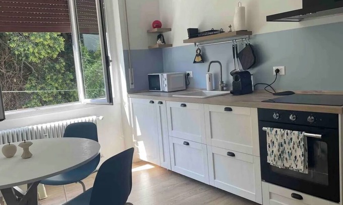 Boccadasse Apartment | SILÙ HOUSE: cozy with parking, wheelchair accessible, no stairs