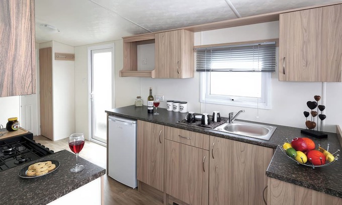Hayling Island Cottage | MARINER'S MEADOW - HAYLING ISLAND in Hayling Island Holiday Park