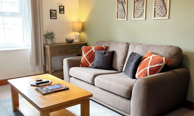 Carlisle Apartment | Borders Retreat, Cosy 1 Bed Flat - near M6 Jct45, A75, Gretna & Carlisle