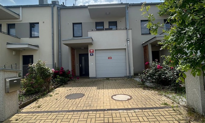 Pisnice Villa | Villa many rooms with Free Parking