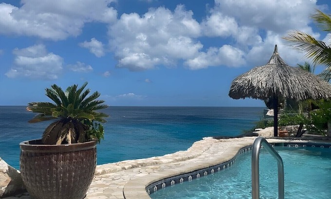 Lagun Apartment | Ocean apartment 18 at Lagun Blou Dive & Beach Resort in Curaçao.