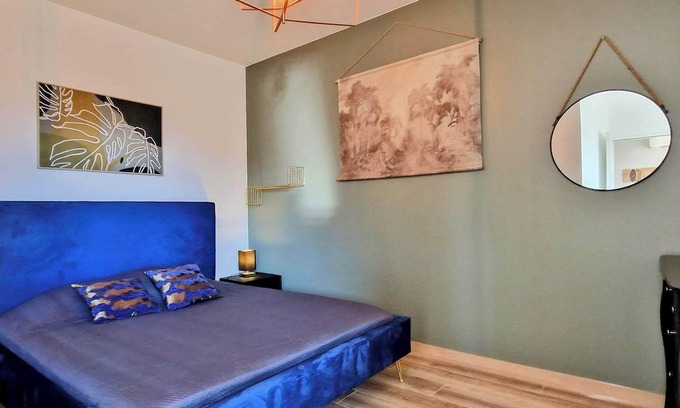 Tarbes Apartment | LE CLOS DES HALLES, DUPLEX WITH BALCONY AND AIR CONDITIONING, HALLES MARCADIEU