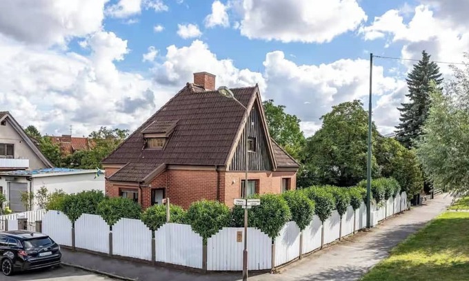 Rosengard Villa | Luxury spacious Family House in Central Malmö