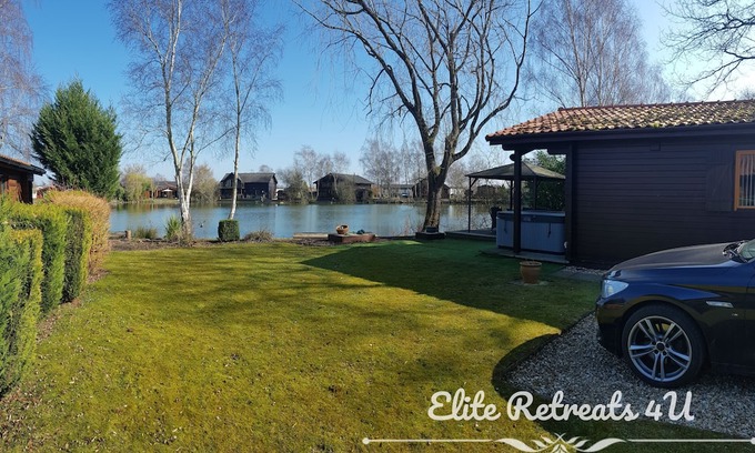 Dogdyke Cabin | Elite Retreats 4U Lakeside Hot Tub Log Cabin at Tattershall Lakes Park