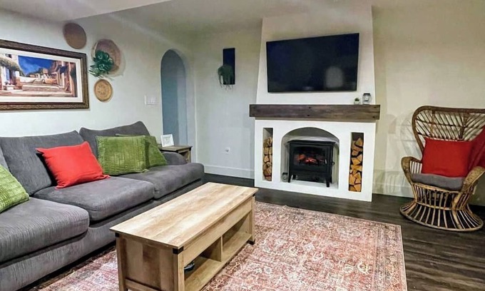 Amherstburg Apartment | Mediterranean-Inspired Retreat Near Amherstburg's Finest Wineries